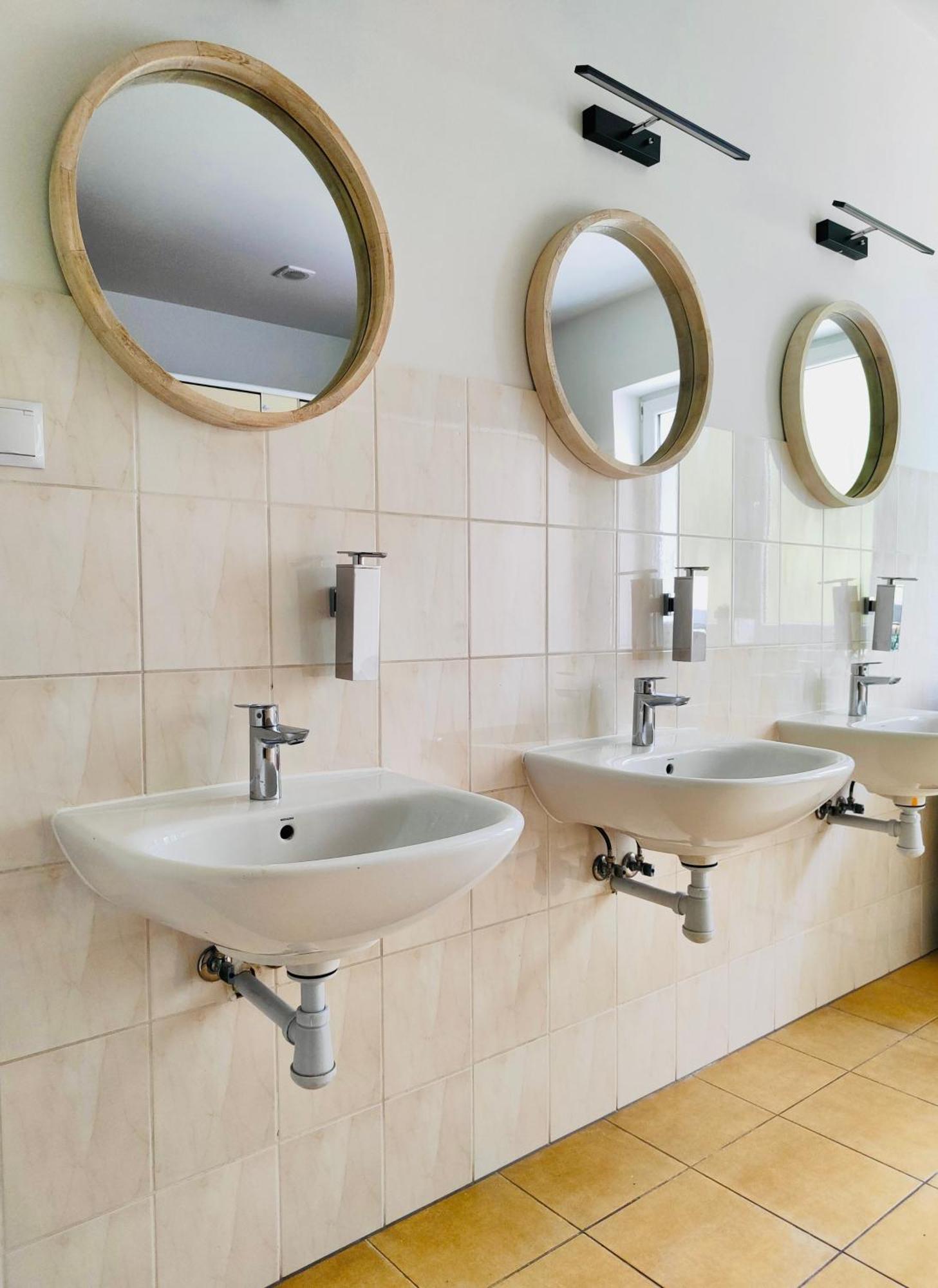 Dom Bez Scian Hotel Gubin Bagian luar foto